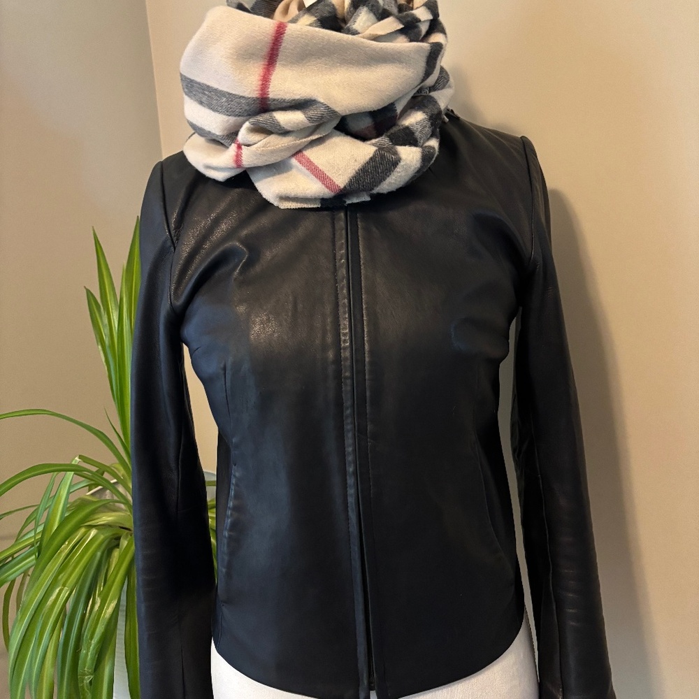 Ladies fitted leather jacket
